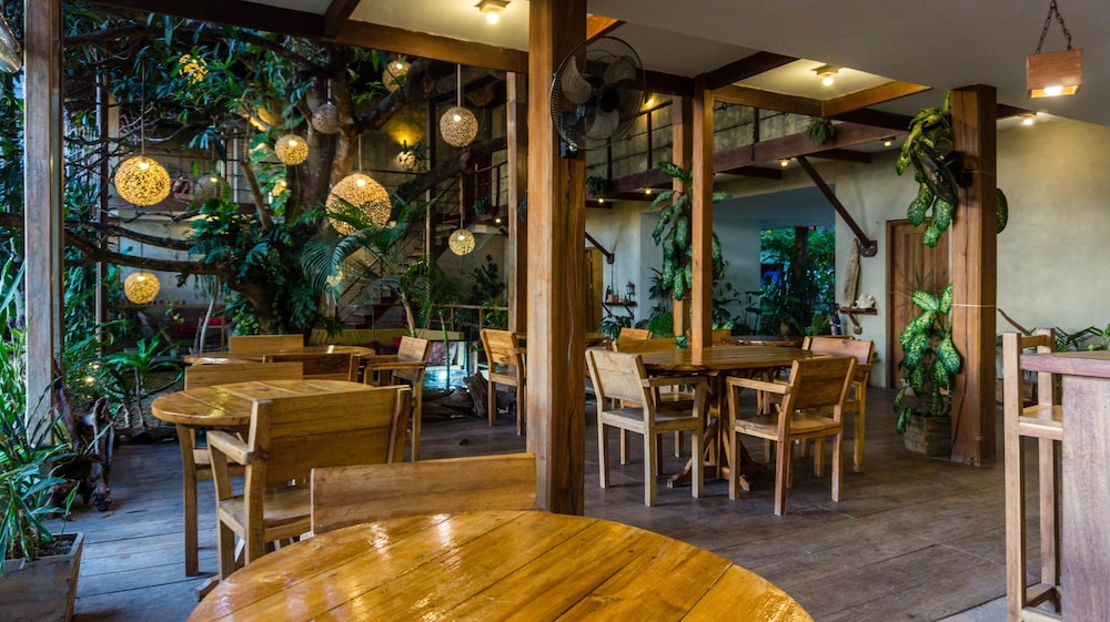 happiness boutique resort