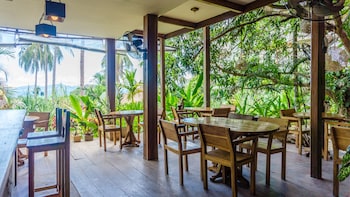 happiness boutique resort