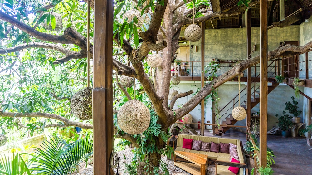 happiness boutique resort