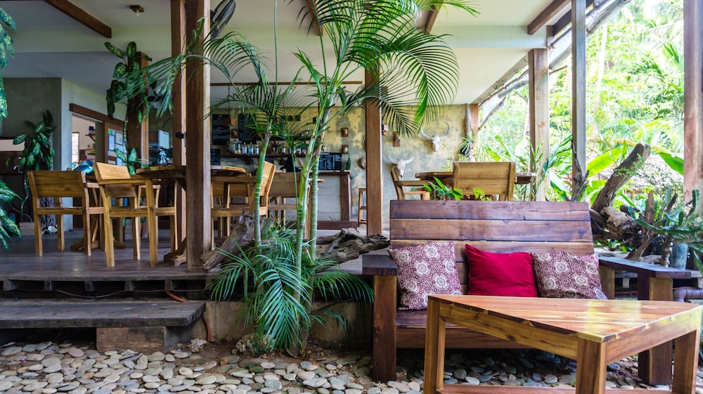 happiness boutique resort