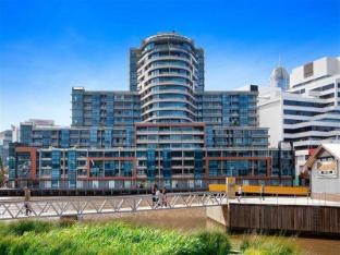 waterfront melbourne apartments
