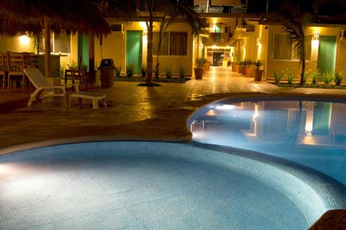 Las Arenas Bungalows Melaque,,3 star