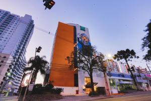 hotel euro suite curitiba batel by nacional inn
