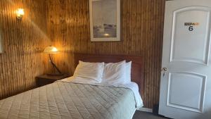 falls motel