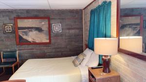 falls motel