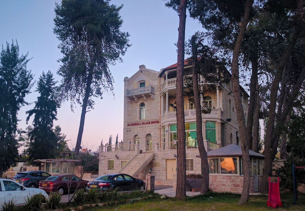 alhambra palace hotel suites