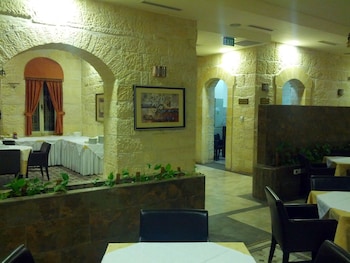 alhambra palace hotel suites