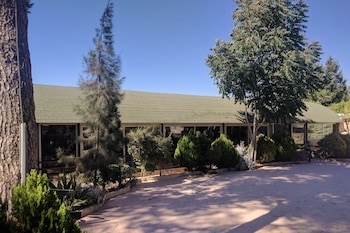 alhambra palace hotel suites