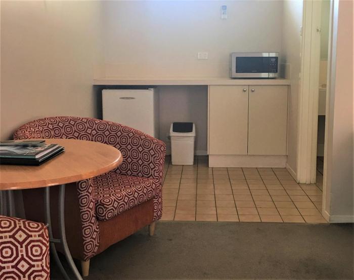 higgins lane motel
