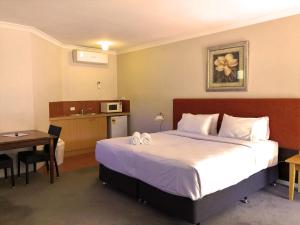 higgins lane motel