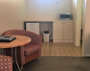 higgins lane motel