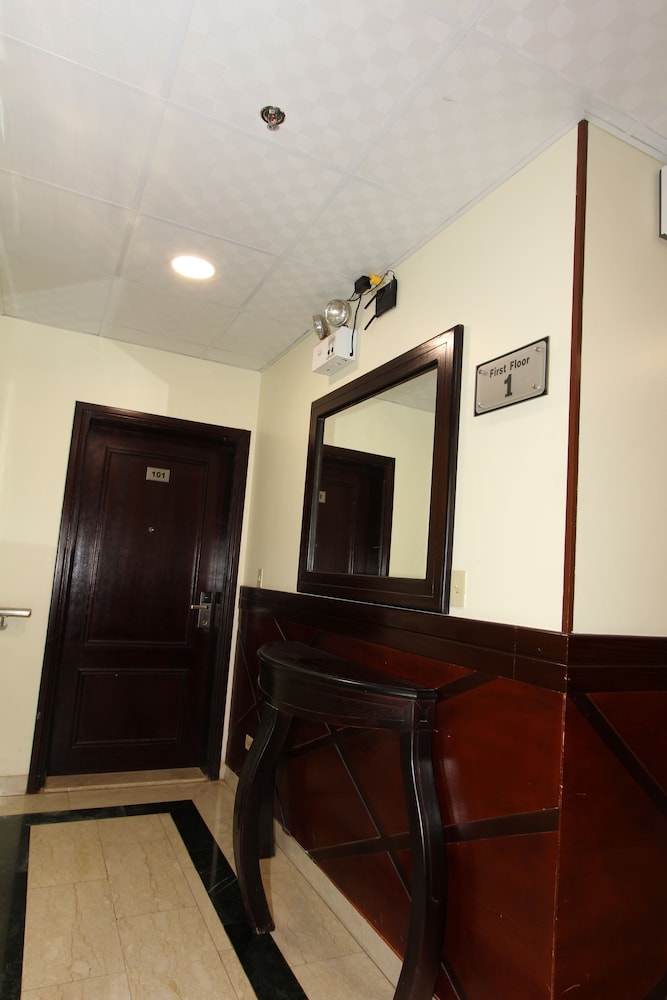 four seasons hotel apartments