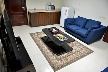 four seasons hotel apartments