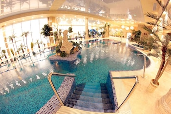 Berejki Hall,,4 star