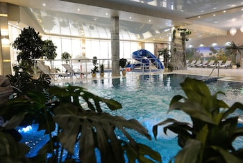 Berejki Hall,,4 star