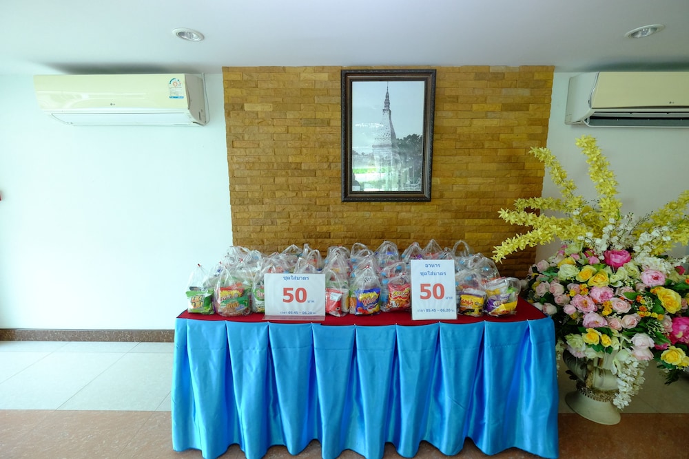 thatphanom river view hotel