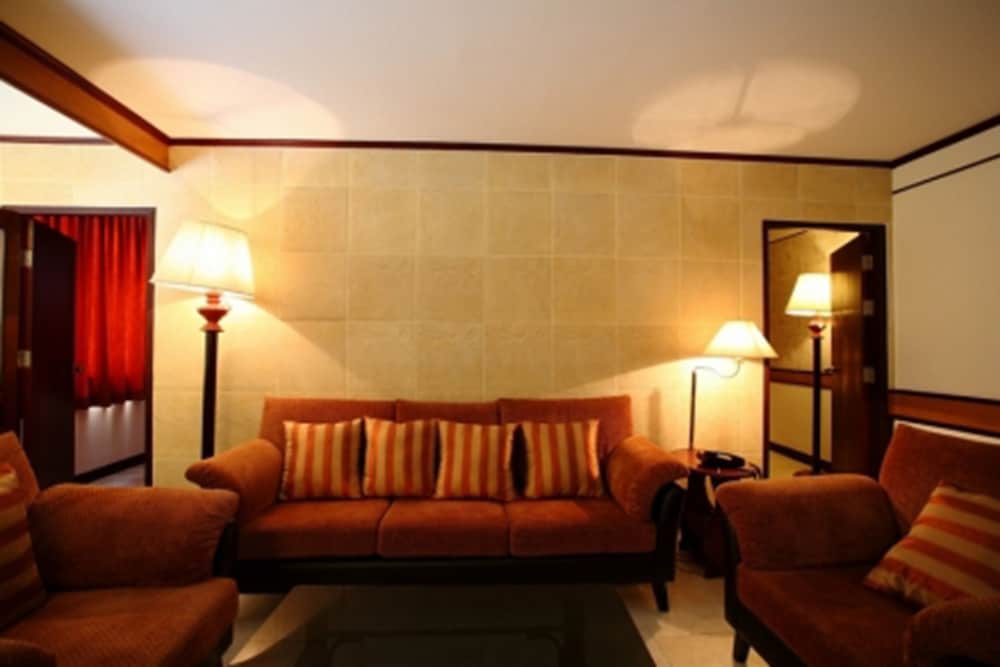 the pacific cool chic