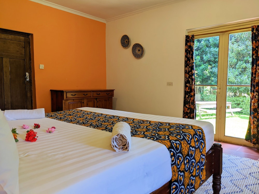 lawns hotel