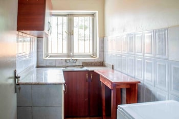Nok Continental,Gulu>>Arua,2 star