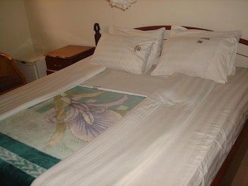 acholi inn