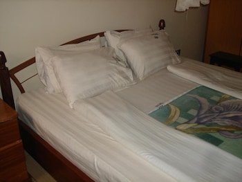acholi inn