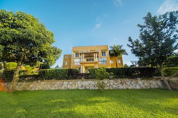 Hotel Royal Nest,Kampala>>Entebbe,4 star