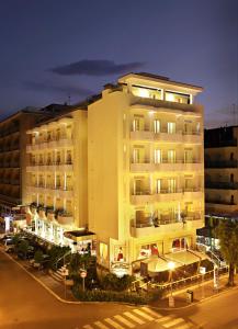 mediterraneo hotel and suites