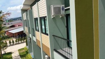 phuket airport place