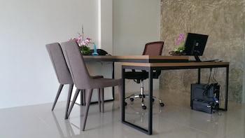 phuket airport place