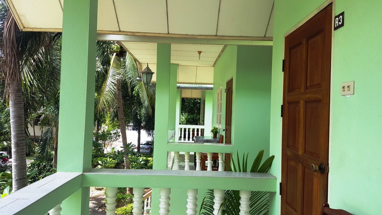 rattana guesthouse and bungalow