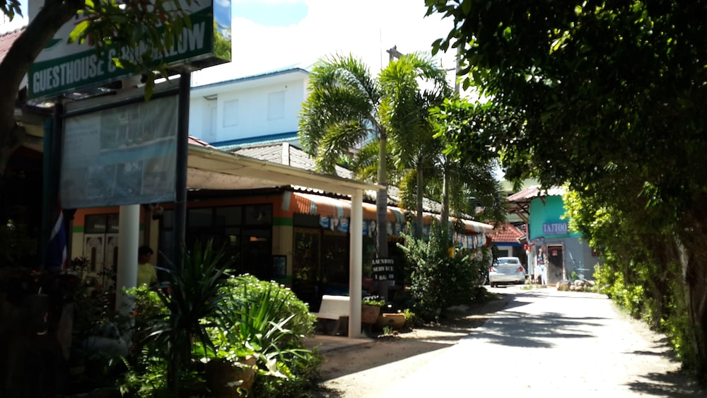 rattana guesthouse and bungalow
