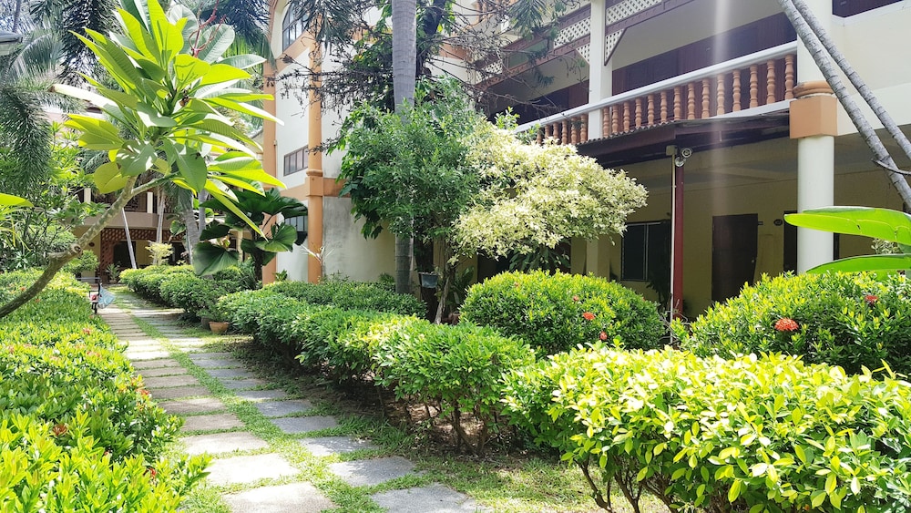 rattana guesthouse and bungalow