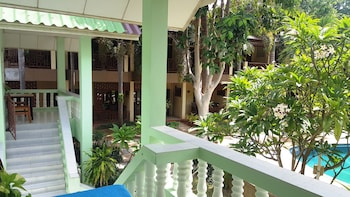 rattana guesthouse and bungalow
