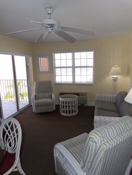 edison beach house