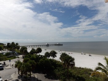 edison beach house
