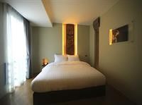 silom one