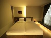 silom one