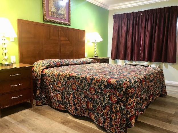 la petite rouge motel