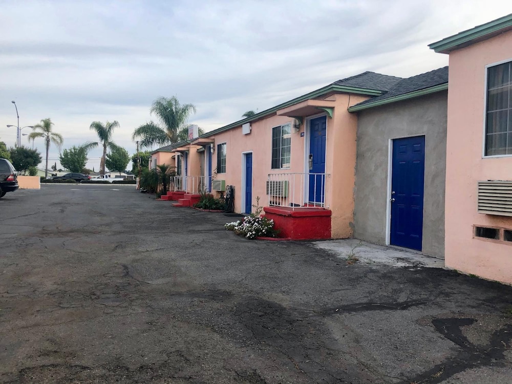 la petite rouge motel