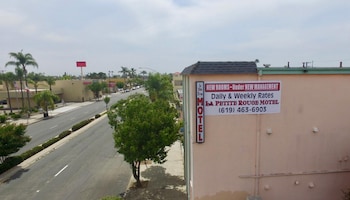 la petite rouge motel