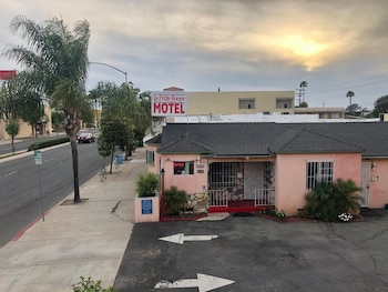 la petite rouge motel