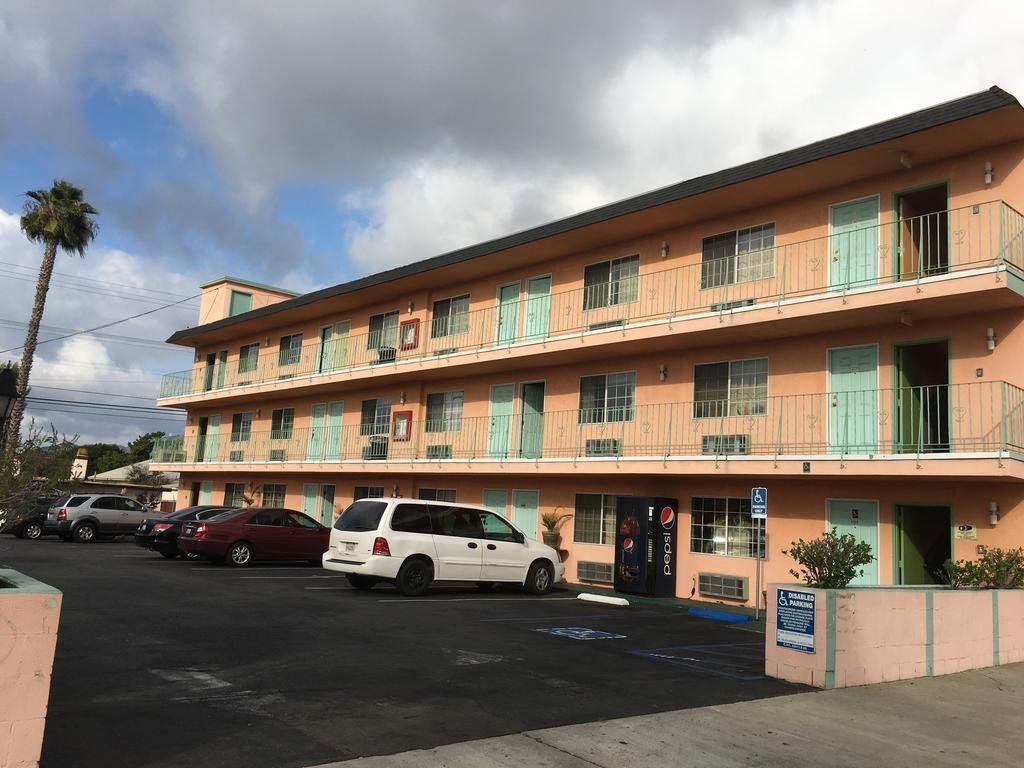 la petite rouge motel