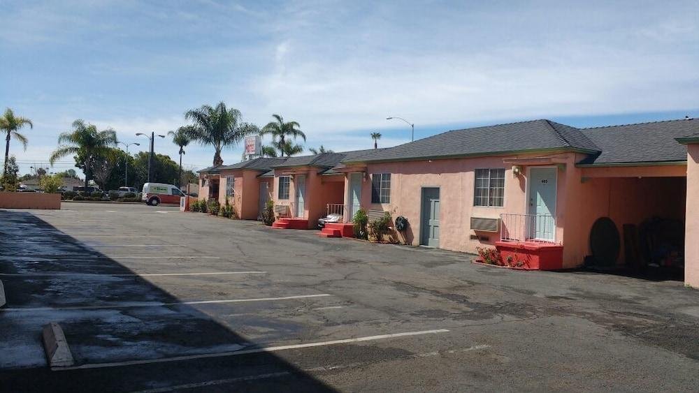 la petite rouge motel