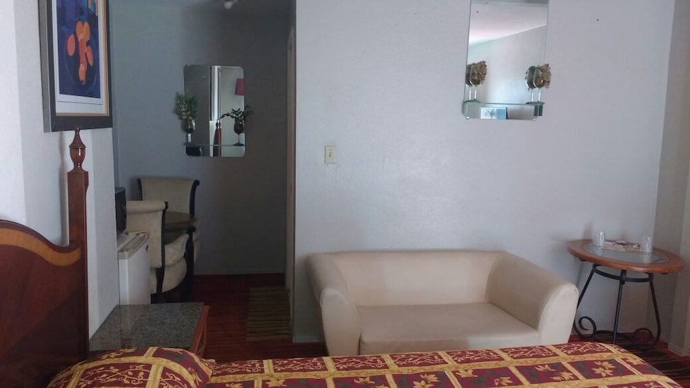 La Petite Rouge Motel,Lemon Grove>>La Mesa,2 star