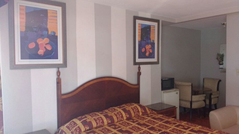 La Petite Rouge Motel,Lemon Grove>>La Mesa,2 star