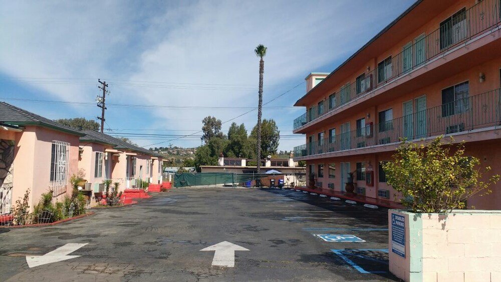 la petite rouge motel