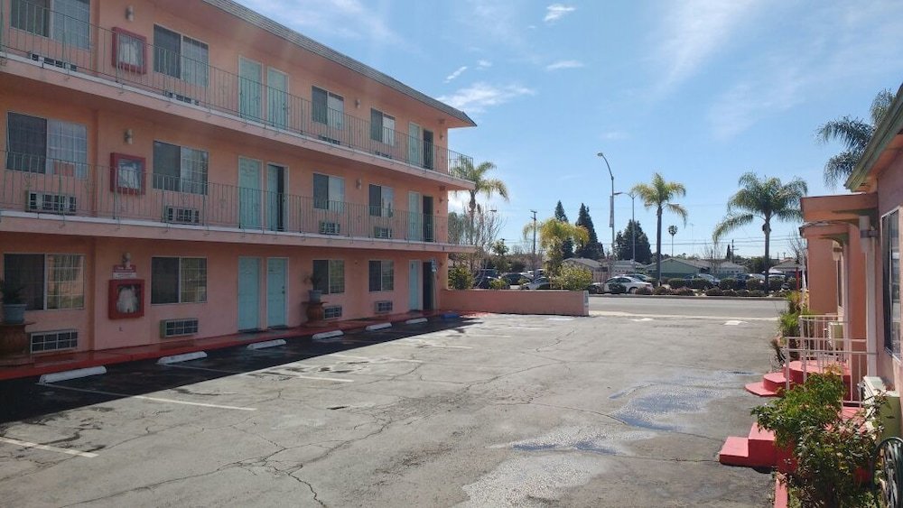 la petite rouge motel