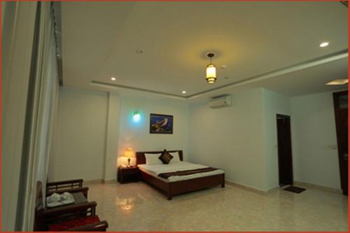 tan truong son hotel