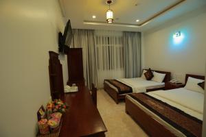 tan truong son hotel