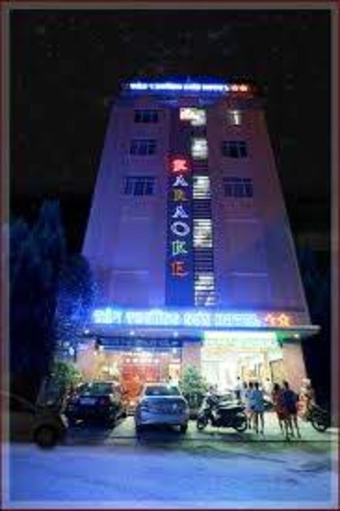 tan truong son hotel